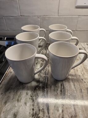 Crate & Barrel Marin Set of 6 Cream/White Mugs